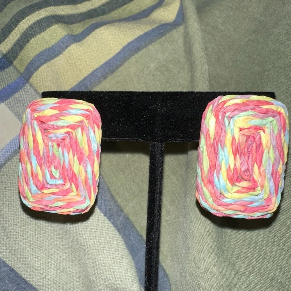 Pastel Raffia Rectangle Earring - Picture 2 of 4